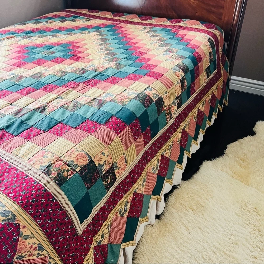 Vintage Patchwork  King Size Quilt in Multicolor Design